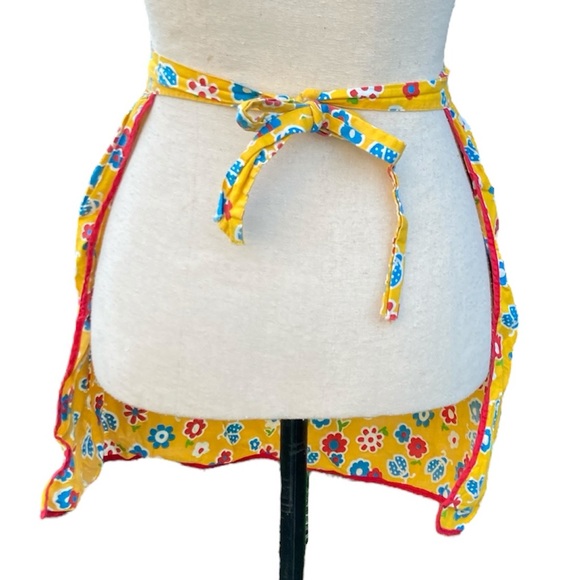 Vintage 70s Yellow Children’s Floral Ladybug Half Apron - Picture 3 of 5